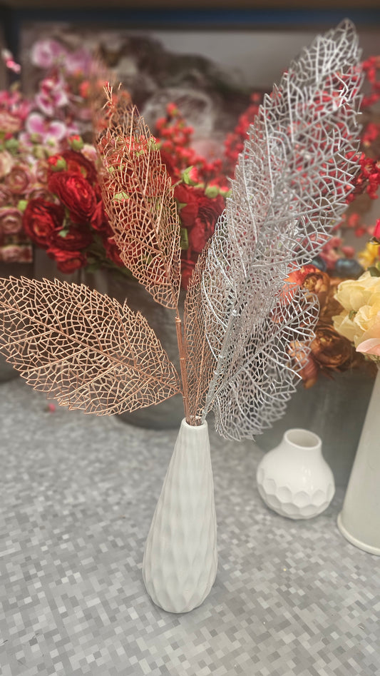 Artificial decorative leaves